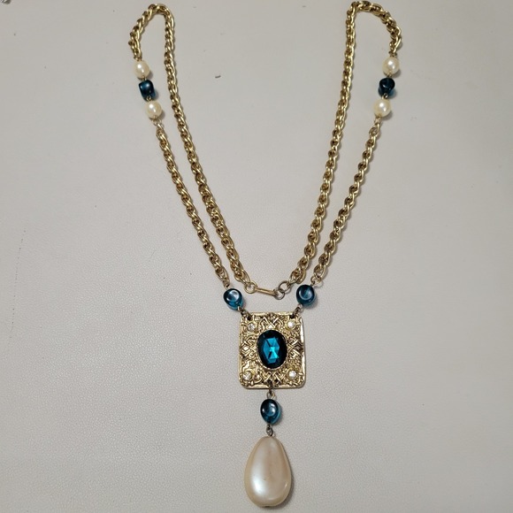 Vintage DAUPLAISE Signed Gold Tone Pendant Green Glass & Faux Pearl 32
